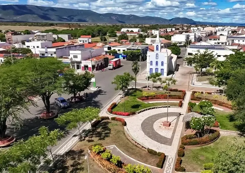 Prefeitura de Dom Basílio sanciona leis que reajustam salários de servidores e atualizam remuneração de cargos comissionados.